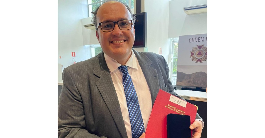 Santa Casa de Misericórdia de Patos de Minas recebe medalha da Ordem do Mérito Legislativo 2023